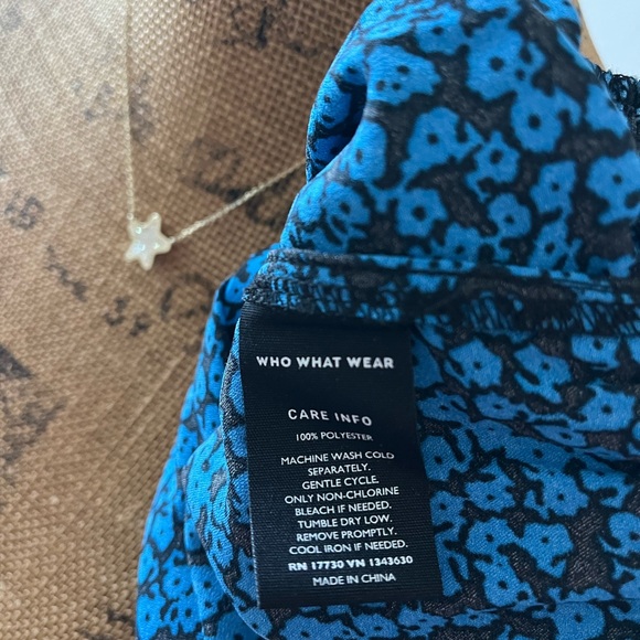 Who What Wear Blue Bishop Long Blouson Sleeve Floral Smock Top Size Large - Picture 10 of 10